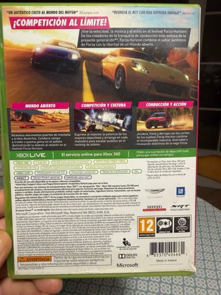 Xbox 360 Kinect + Pacchetto Giochi Kinect