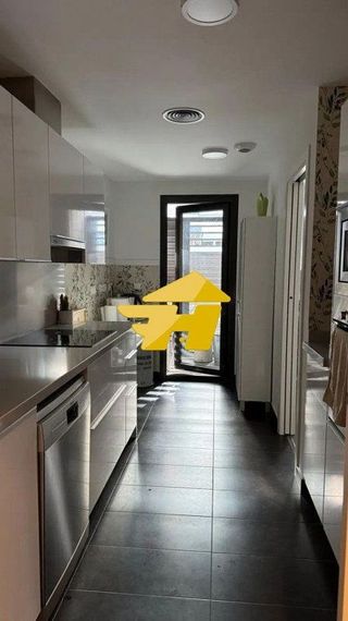 Piso en alquiler en Poniente-Norte - Miralbaida - Parque Azahara en Córdoba