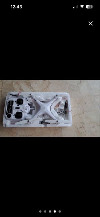 Dron Blanco con Control Remoto