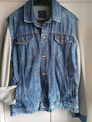 Cazadora vaquera Bershka azul y gris Talla L