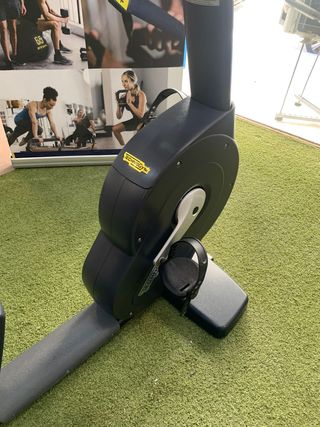 Bicicleta Horizontal Technogym Forma como nueva