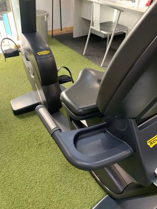 Bicicleta Horizontal Technogym Forma como nueva