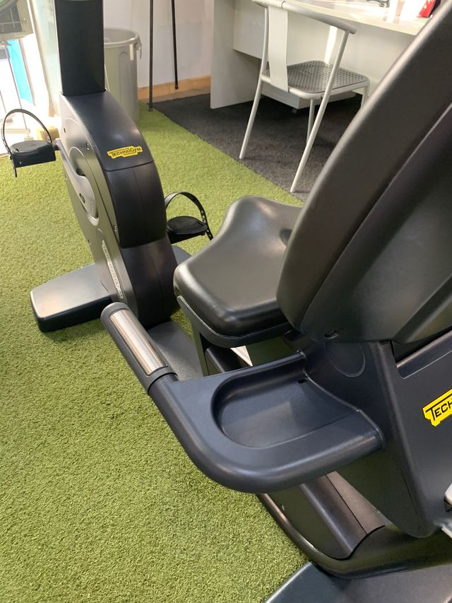 Bicicleta Horizontal Technogym Forma como nueva