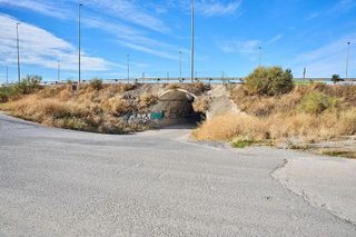 Terreno en venta en Polígono Cartuja – La Paz en Granada