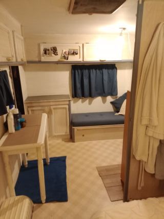 Caravan com tenda fixa