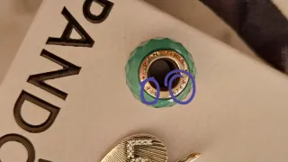 3 charms  Pandora: Corazón Love y Abalorios