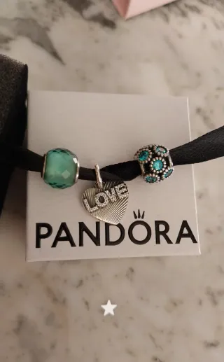 3 charms  Pandora: Corazón Love y Abalorios