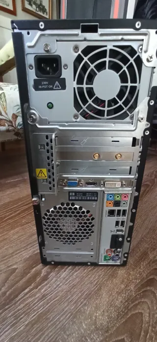 PC HP Torre, Monitor, Teclado y Ratón