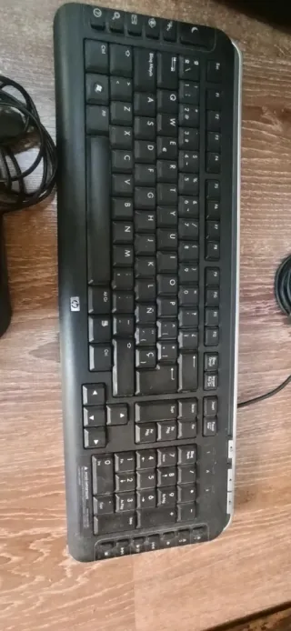 PC HP Torre, Monitor, Teclado y Ratón