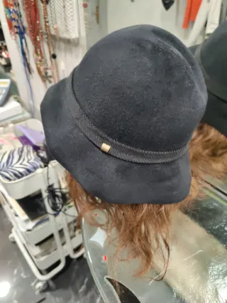 Sombrero negro mujer