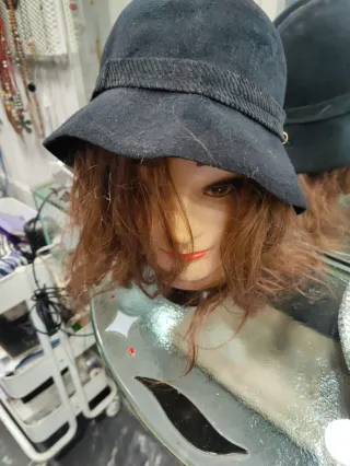 Sombrero negro mujer