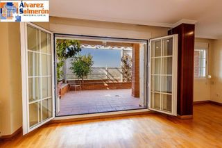Casa adosada en venta en Bola de Oro - Serrallo en Granada