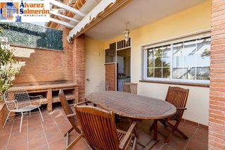 Casa adosada en venta en Bola de Oro - Serrallo en Granada