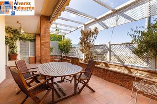 Casa adosada en venta en Bola de Oro - Serrallo en Granada