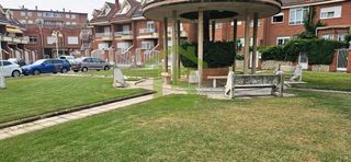 Casa adosada en venta en Trobajo del Camino en San Andrés del Rabanedo