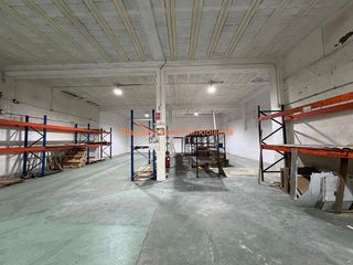 Nave industrial en alquiler en Mos
