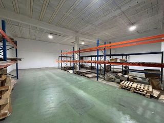 Nave industrial en alquiler en Mos