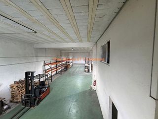 Nave industrial en alquiler en Mos