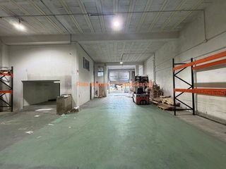 Nave industrial en alquiler en Mos