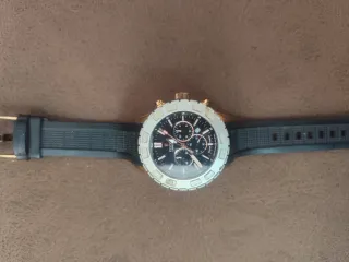 Reloj Festina Cronógrafo Negro y Dorado