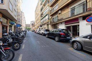 Local comercial en venta en Pajaritos - Plaza de Toros en Granada