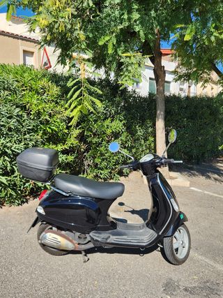 Piaggio Vespa LX 125