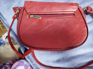 Bolso bandolera rojo de cuero