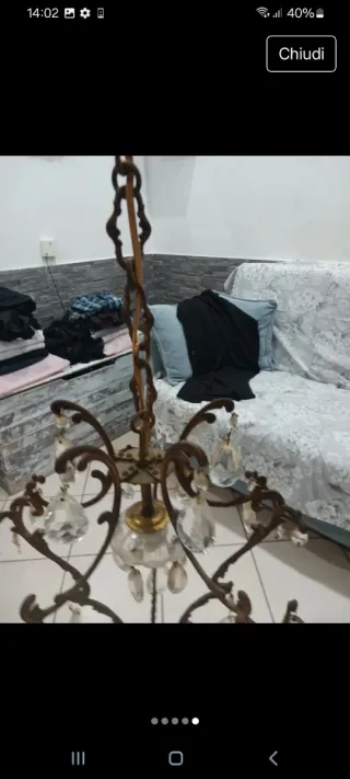 Lampadario in metallo e cristalli