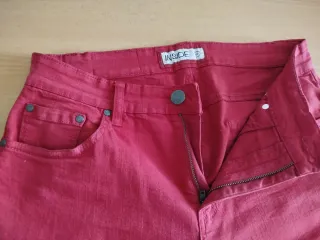 Pantalón corto de hombre rojo