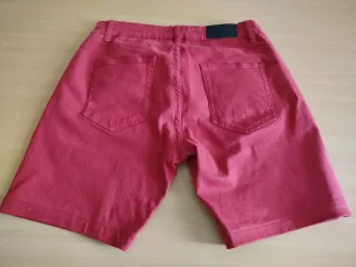 Pantalón corto de hombre rojo
