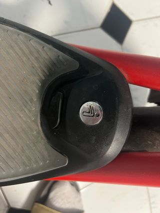 Patín Eléctrico Ninebot Rojo y negro