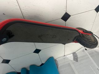 Patín Eléctrico Ninebot Rojo y negro