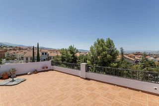 Chalet en venta en Bola de Oro - Serrallo en Granada