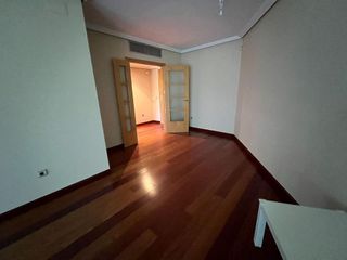 Piso en alquiler en Huerta de la Reina - Trassierra en Córdoba