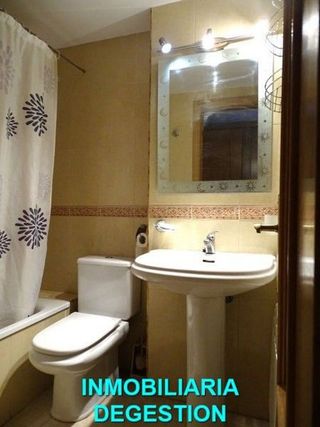 Piso en alquiler en Linares