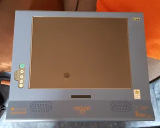 Ordenador Inves con monitor