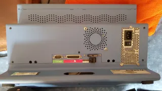 Ordenador Inves con monitor