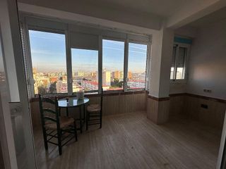 Piso en alquiler en Tres Huertas - El Torrejón - El Cerezo en Sevilla