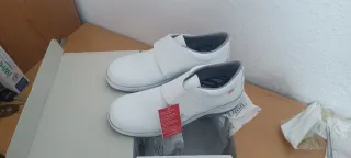 Zapatos sanitarios blancos unisex