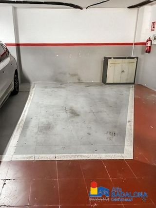 Garaje en venta en Centre en Badalona