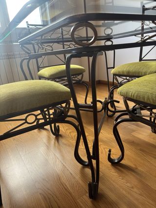 Mesa comedor cristal y 4 sillas forja