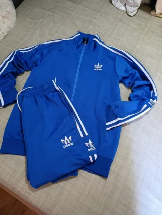 Conjunto chándal Adidas azul clásico perfecto