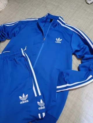 Conjunto chándal Adidas azul clásico perfecto