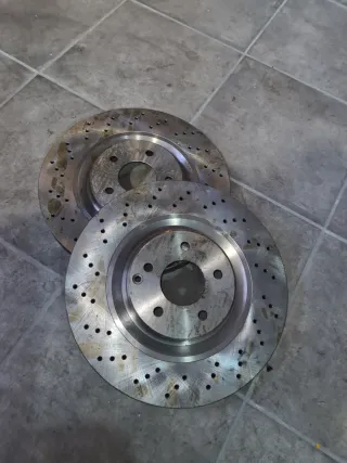 Discos de Freno Delanteros Perforados