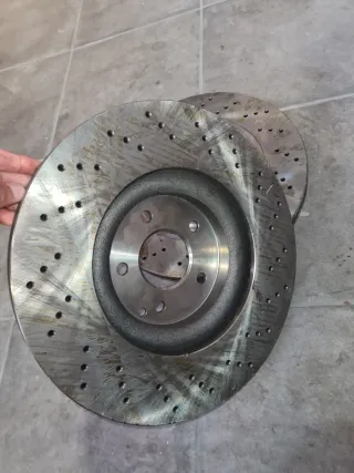 Discos de Freno Delanteros Perforados