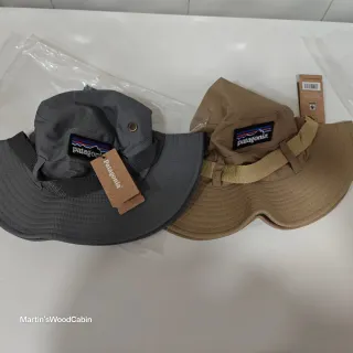 Due cappelli da sole Patagonia