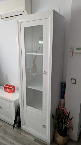 Mueble de salón blanco