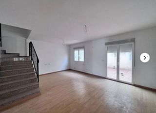 Casa adosada en venta en Casas de Juan Núñez