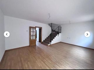 Casa adosada en venta en Casas de Juan Núñez
