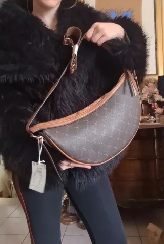 Borsa a mezzaluna Reserved marrone